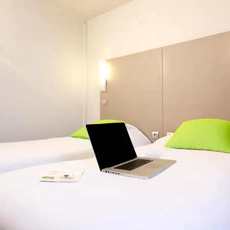 Otel Campanile Aeroport 3*
