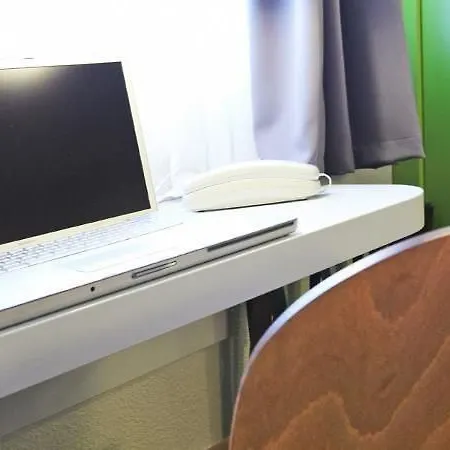 Otel Campanile Aeroport 3*